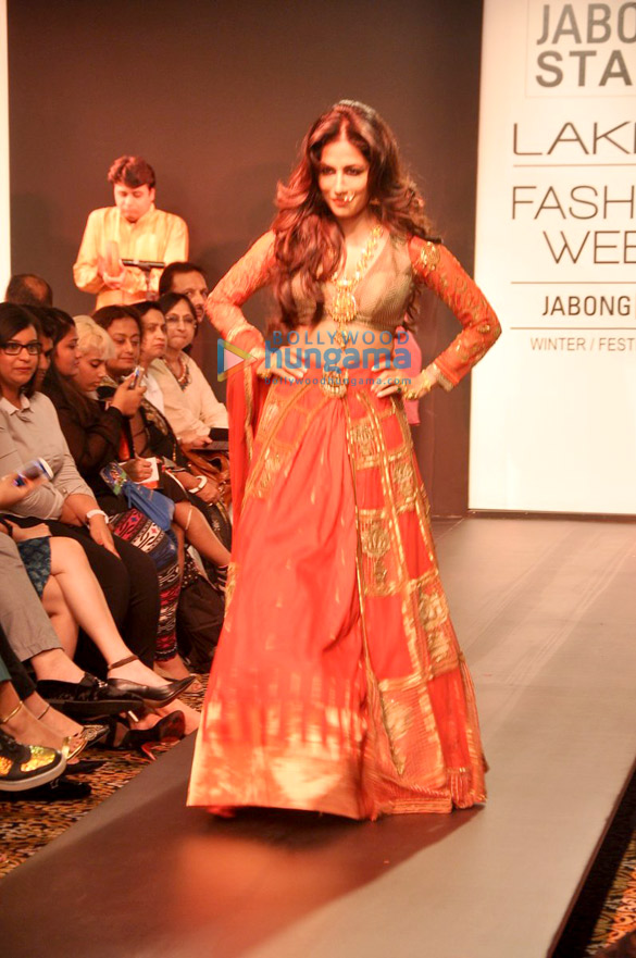 chitrangda walks for harshita at lfw 2014 day 3 2
