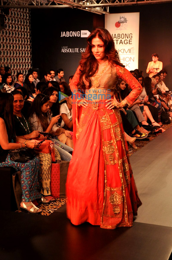 chitrangda walks for harshita at lfw 2014 day 3 3