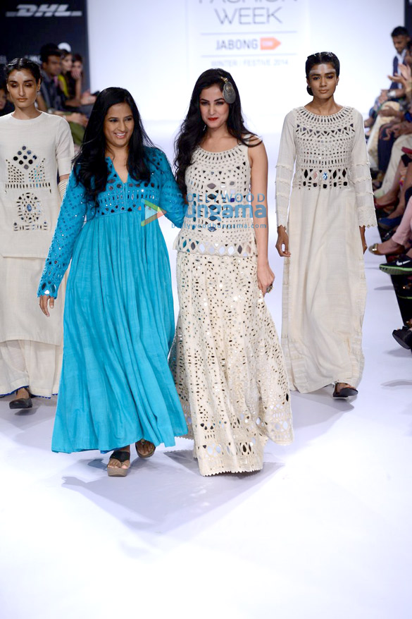 sonal chauhan walks for purvi doshi at lfw 2014 day 3 6