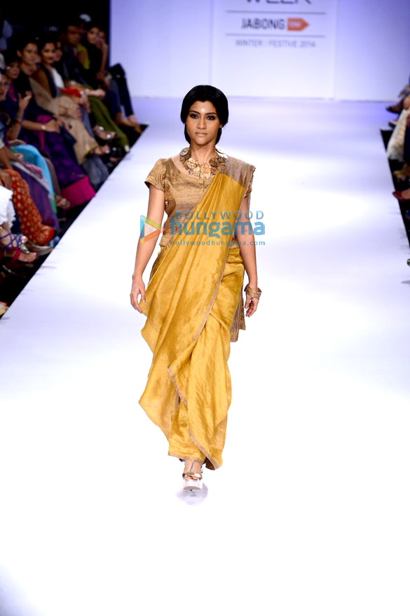 konkona sen sharma walks for anavila at lfw 2014 day 3 3
