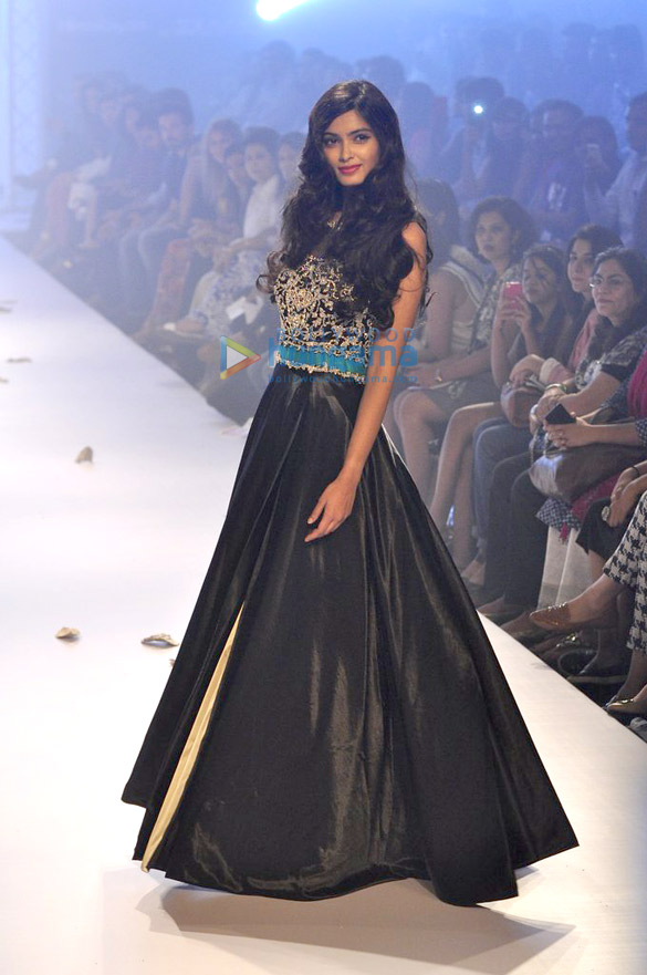 diana penty walks for rocky s at lfw 2014 day 4 4
