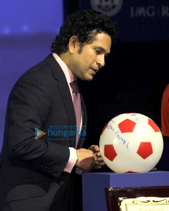 ranbir kapoor john abraham abhishek bachchan varun dhawan at the launch of hero indian super league 9