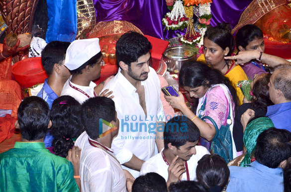 mohit marwah visits lalbaugh cha raja 2