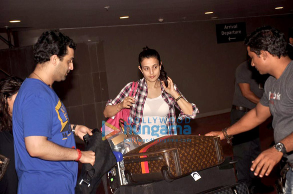 ameesha patel snapped returning from bangkok 9