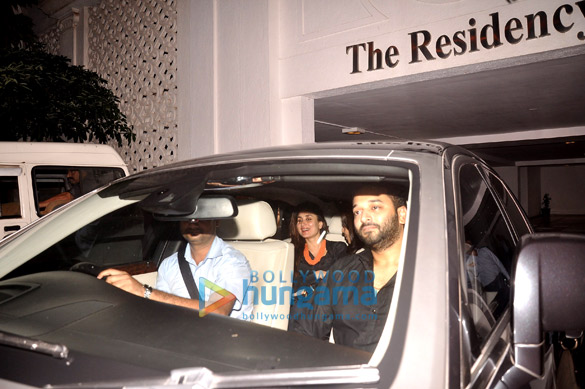 kareena kapoor malaika arora khan snapped at karan johars house last night 2
