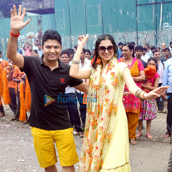 vikram bhatt bhushan kumar divya khosla kumar at the t series ganpati visarjan 5