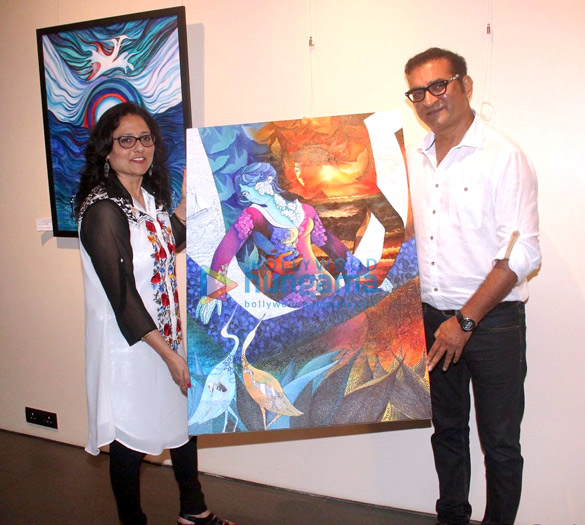 abhijeet graces shashi thakurs show of her new paintings titled beyond the seas 3
