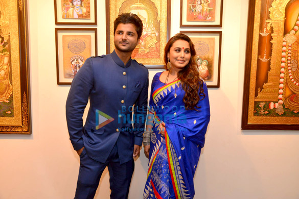 rani mukerji inaugurates suvigya sharmas art exhibition 4