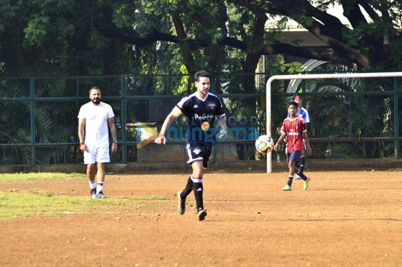 dino morea others snapped playing football 9