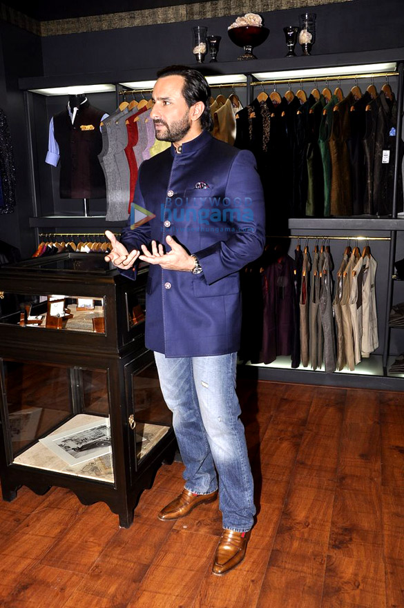 saif ali khan inaugurates designer raghavendra rathores new store 5