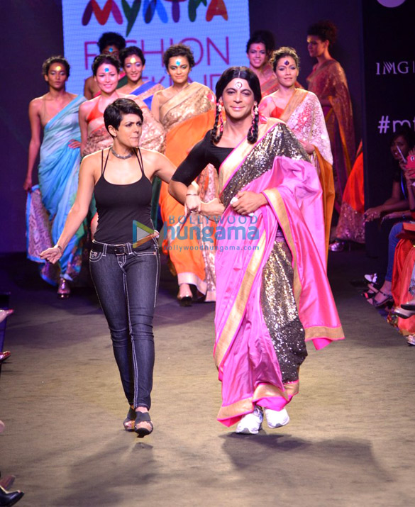 sunil grover walks for mandira bedi at myntra fashion weekend 2014 6