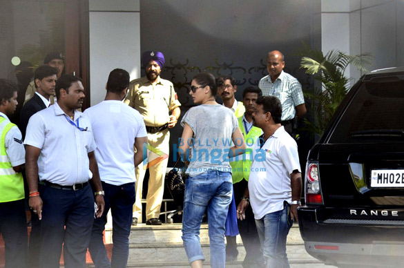 amitabh bachchan ranbir kapoor nargis fakhri snapped en route to indian super league launch 4