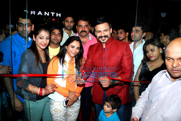 vivek oberoi at kirti rathores store launch 2