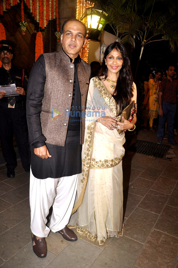 amitabh bachchan and family celebrate diwali in style 42