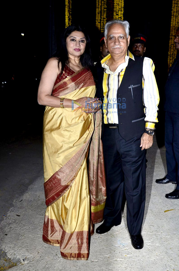 amitabh bachchan and family celebrate diwali in style 40