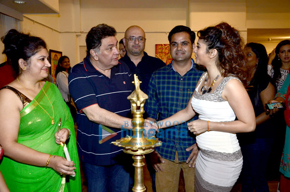 rishi kapoor inaugurates dr seema nitin chaudharys painting exhibition 6