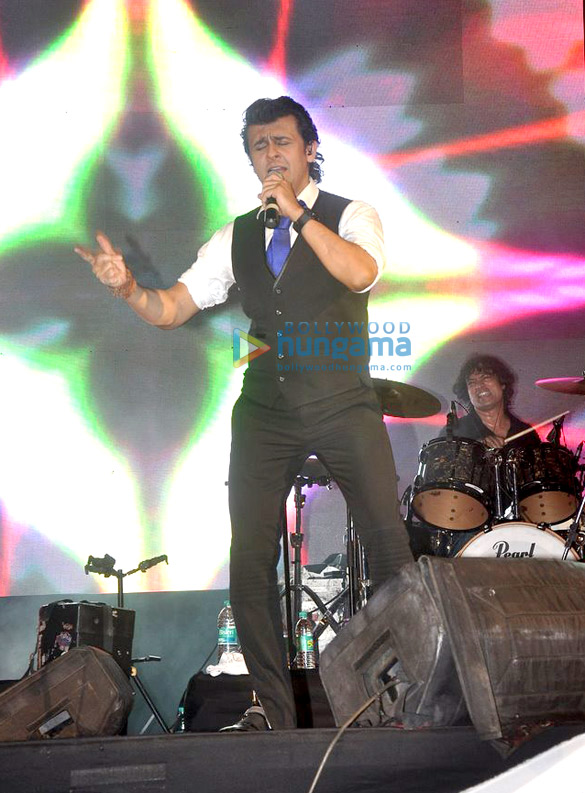 sonu nigam at chatth pooja 4