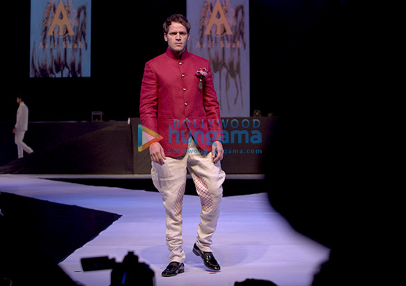 designer asif shah showcases his latest creations at couture 2014 in indore 19