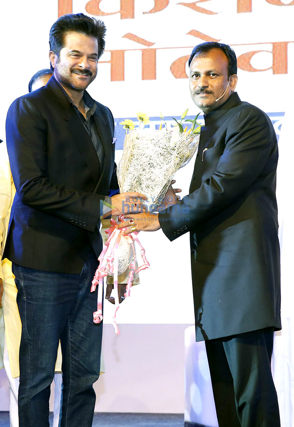 anil kapoor launches book on life of dr mahesh kisan motewar 3