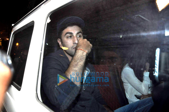 celebs pay last homage at ravi chopras home 3