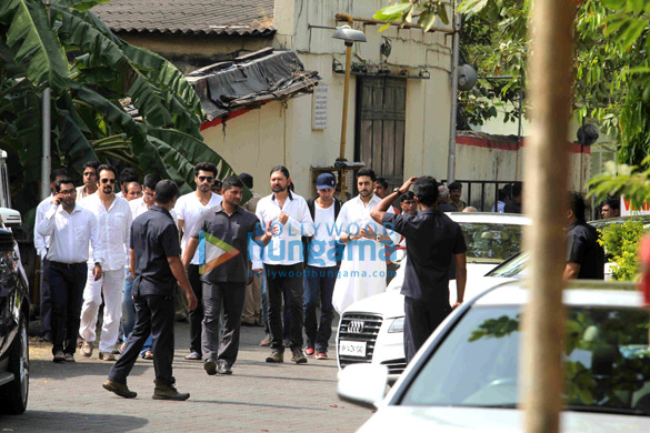 celebs grace ravi chopras funeral 4