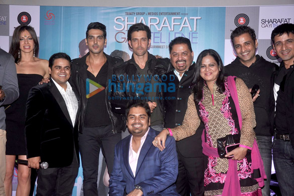 hrithik roshan zayed khan at sharafat gayi tel lenes launch 2