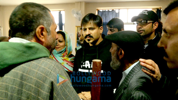vivek oberoi initiates a programme to rebuild a hospital and a school in srinagar 4