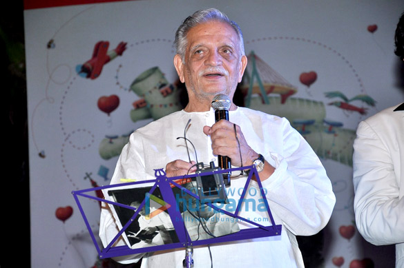 gulzar graces bandra festival 2014 3