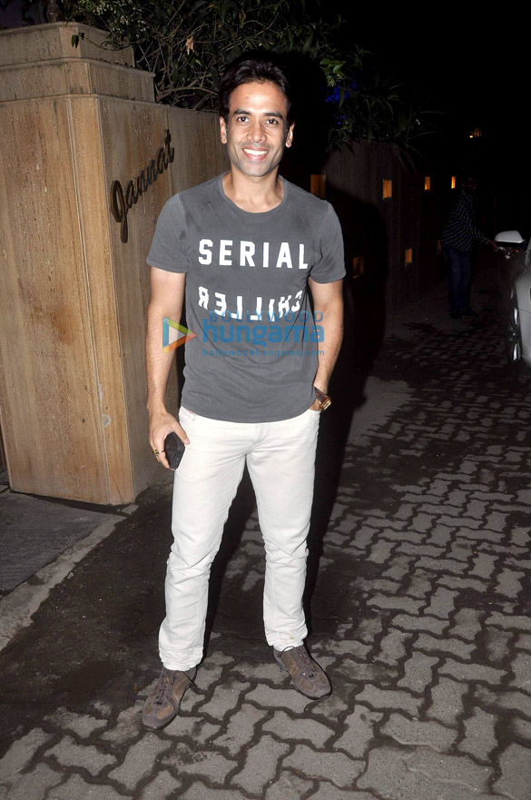 sidharth malhotra tusshar kapoor at shaad randhawas birthday bash 3