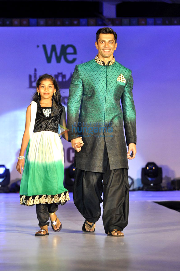 zayed khan lisa ray walk for welingkars tribute fashion show 18