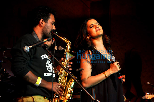 sona mohapatra ram sampat perform at times litfest 5
