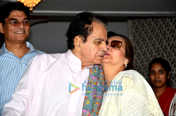dilip kumar gets discharged from hospital 4