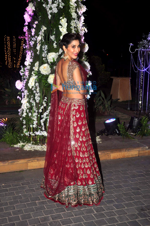 celebs grace riddhi malhotra tejas talwalkars sangeet ceremony 9