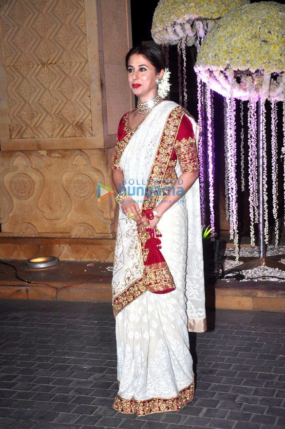 celebs grace riddhi malhotra tejas talwalkars wedding reception 27