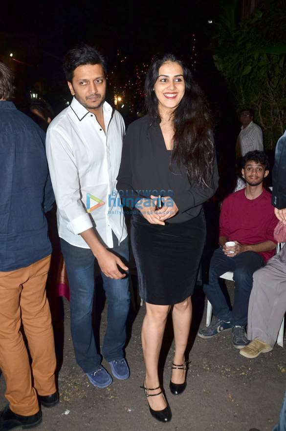 riteish deshmukh genelia dsouza snapped at christmas midnight mass 5