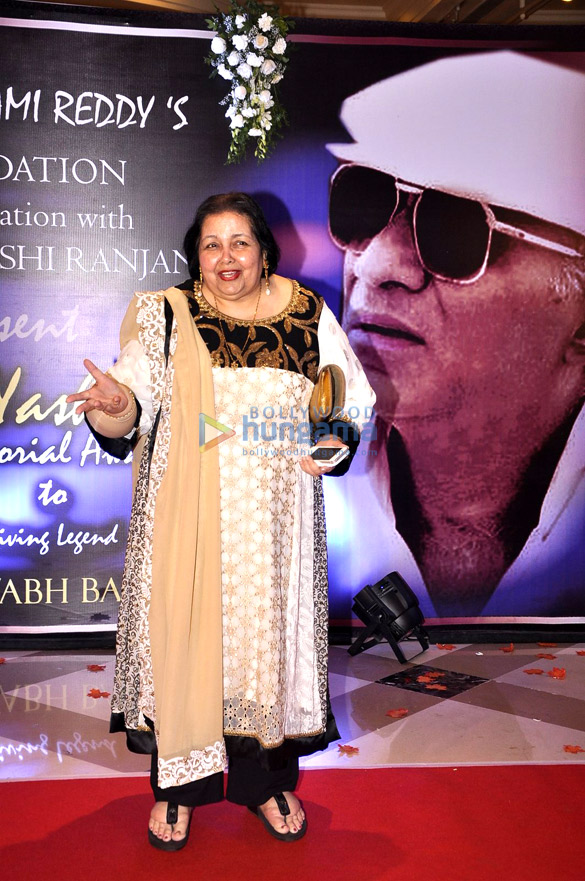 amitabh bachchan receives 2nd yash chopra memorial award 13