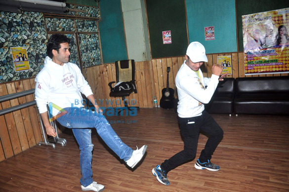 tusshar kapoor rehearses for new year performance 4