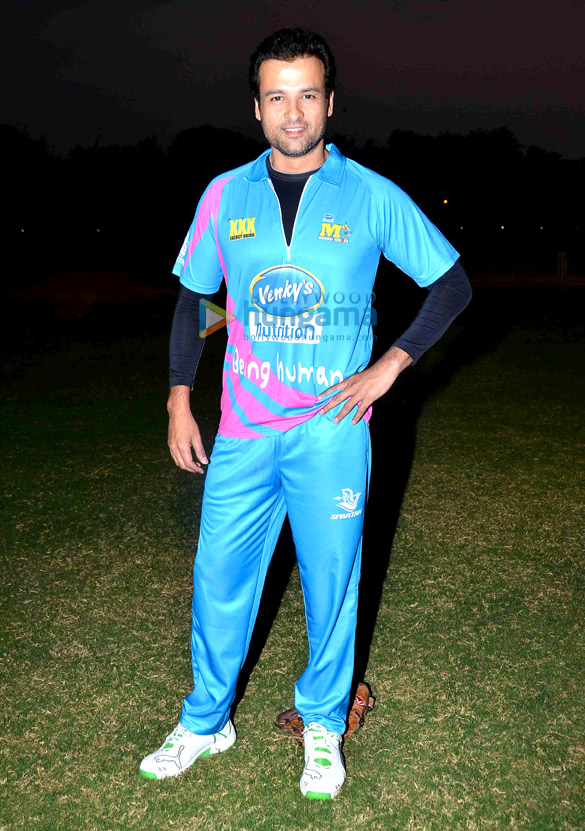 tv celebs snapped at celebrity cricket leagues practice match 5
