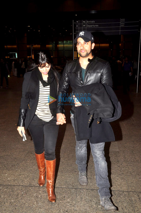 aftab shivdasani and akhil kapur snapped with their girlfriends 2
