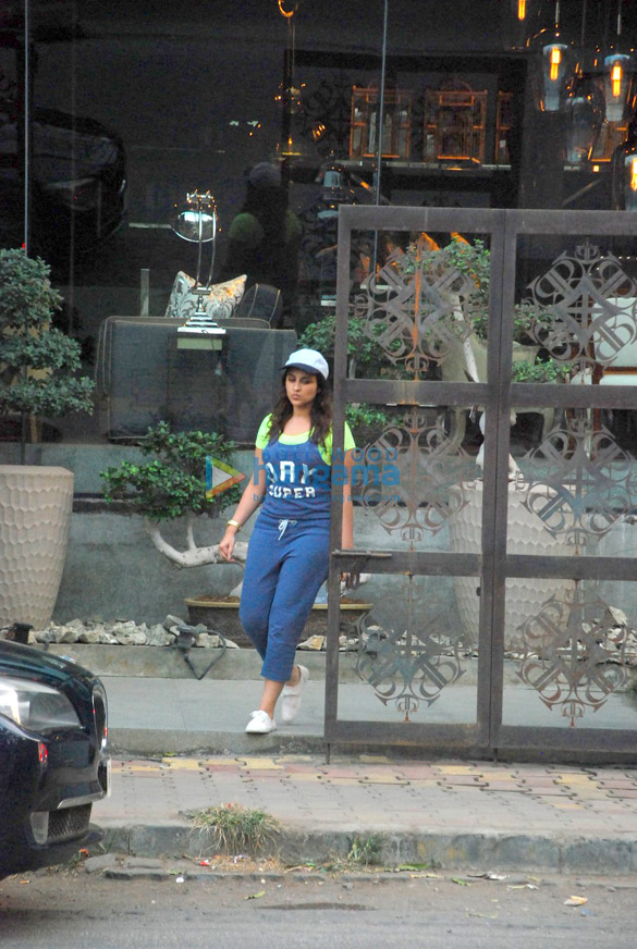 parineeti chopra snapped at sussanne roshans store 2