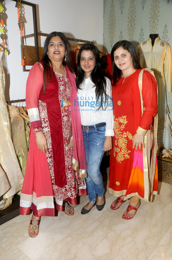 amy billimoria celebrating 40th anniversary of zalawadi mahila mandal and zalawadi sabha 5