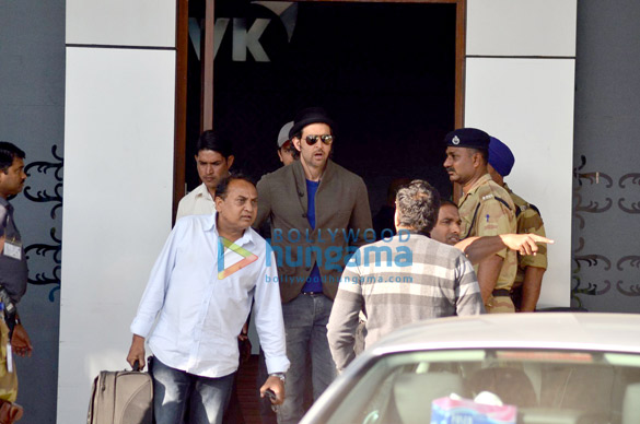 hrithik roshan jacqueline fernandez parineeti chopra other arrive from saifai festival 2