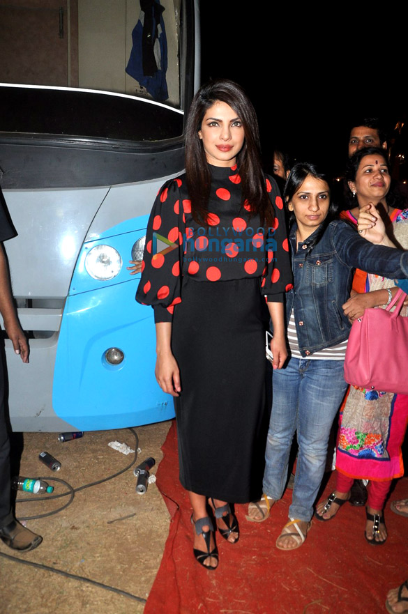 priyanka chopra snapped enroute to hrithik roshans birthday bash 4