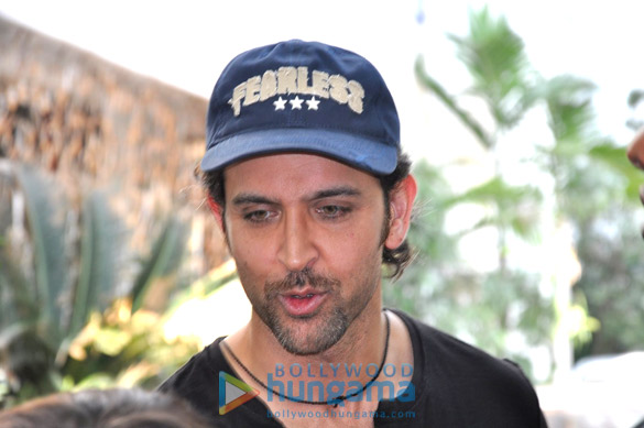 hrithik roshan celebrates birthday with family with a puja at his new residence 9