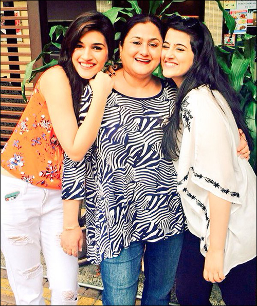 how b town celebs celebrated mothers day 12