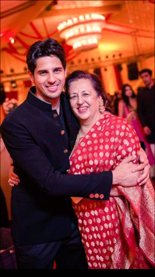 how b town celebs celebrated mothers day 4