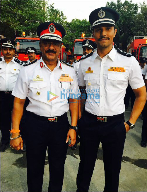 check out randeep hooda supports mumbai fire department 2
