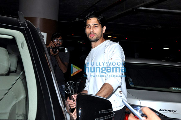 sidharth malhotra arrives from london 9