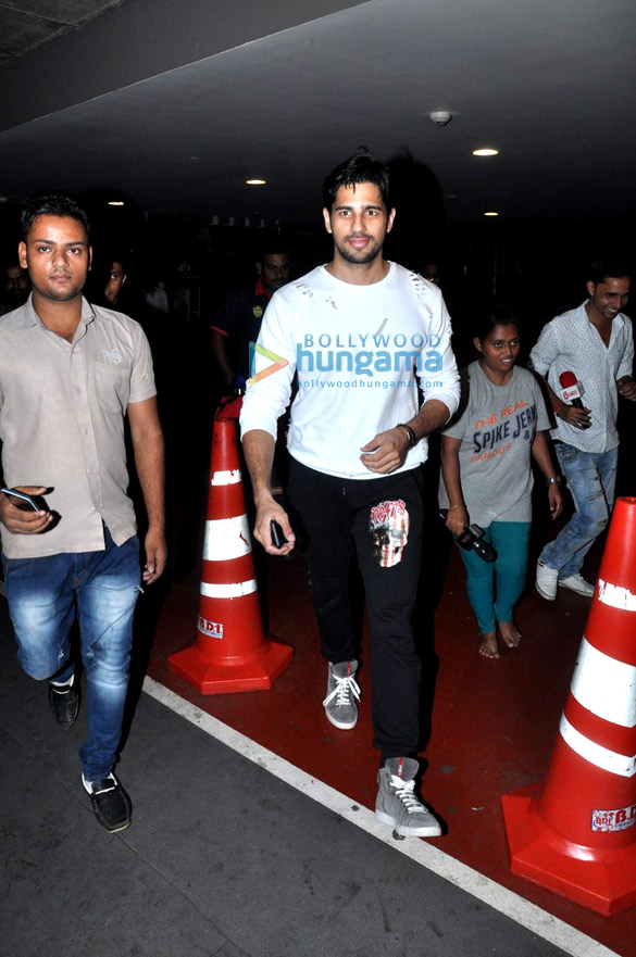 sidharth malhotra arrives from london 7