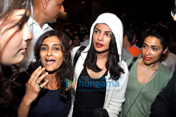 priyanka chopra arrives at the international airport 7
